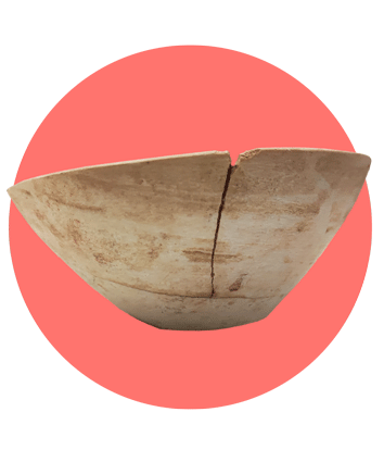 بشقاب باستانی در موزه تاریخی باغ اسلامی ایلام